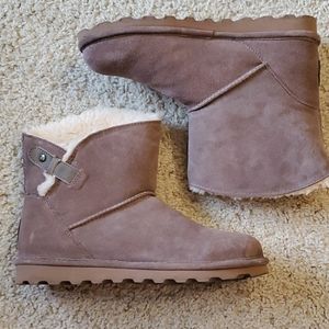 Bearpaw lavender boots - size 10